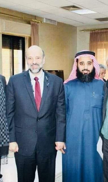 لقاء خاص سيجمع الرياطي بـ"الرزاز" اليوم