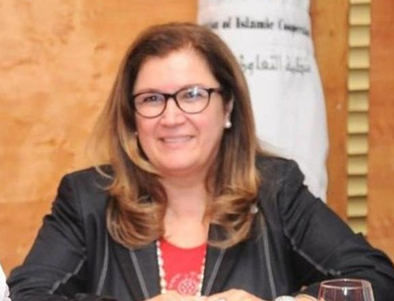 وزيرة سابقة تتطوع للعمل الحكومي بلا مقابل