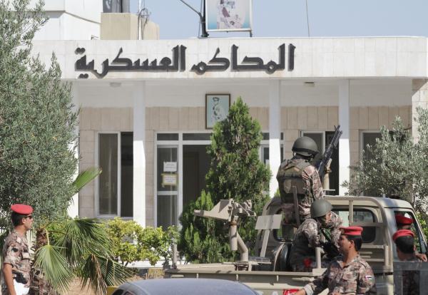 السجن لأفراد عائلة داعشية بينهم 3 نساء خططت لاستهداف حافلة امن عام .. ”تفاصيل”
