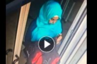 فيديو صادم .. لحظة قيام سيدة بسرقة طفلة رضيعة من حضن امه وهي نائمة