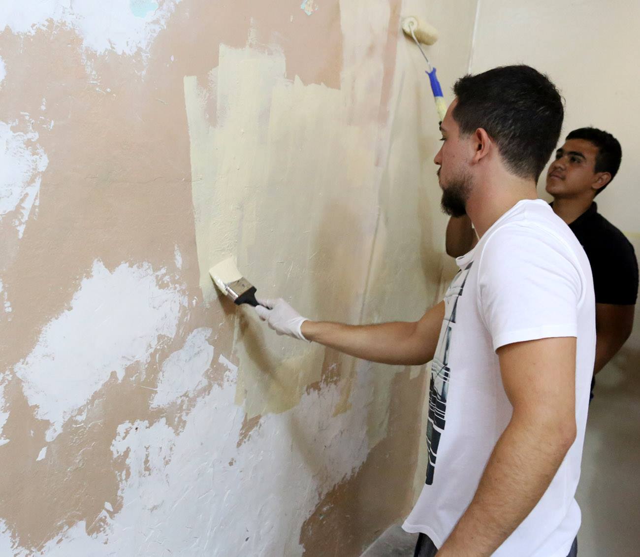بالصور .. ولي العهد يفاجئ شباب مبادرة "حقق"