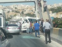 17 اصابة بحادث تصادم على اوتستراد الزرقاء (صور وفيديو  )