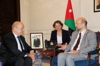 الرزاز يؤكد على العلاقات التاريخية مع فرنسا ويشيد بسياستها الخارجية المتوازنة
