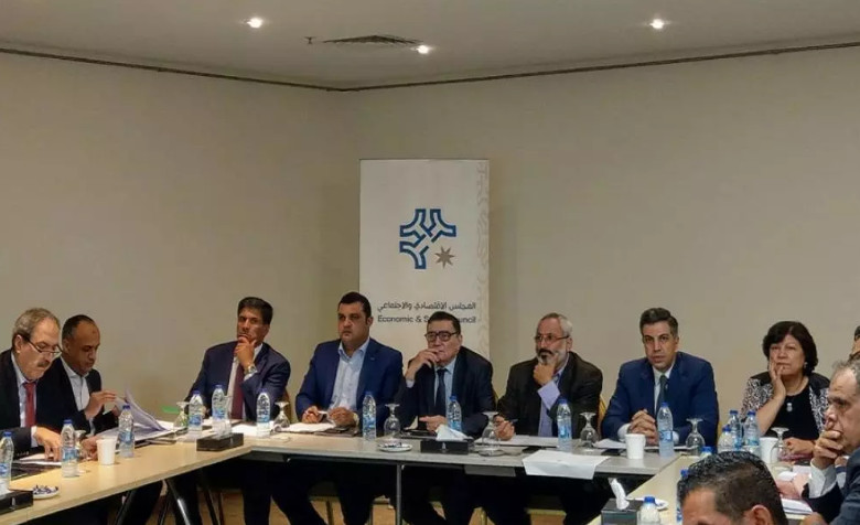 حزبيون وسياسيون: الحكومة تتعاطى بضبابية مع المؤسسات السياسية والأحزاب