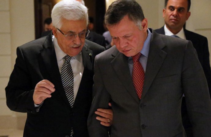 عباس يصل الأردن ويلتقي الملك غداً