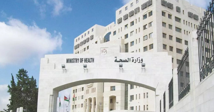 "أطباء الصحة " يحذرون من انهيار القطاع العام