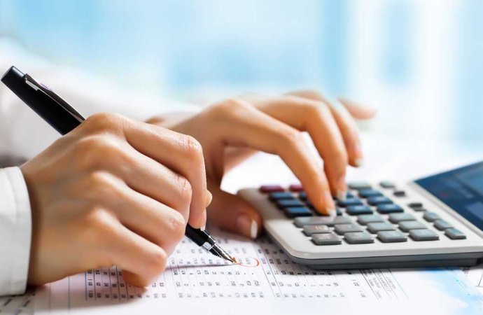 الحكومة تناقش الأسباب الموجبة لضريبة الدخل خلال أيام