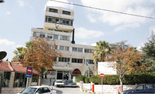 انتقادات واسعة لرفع الأجور الطبية