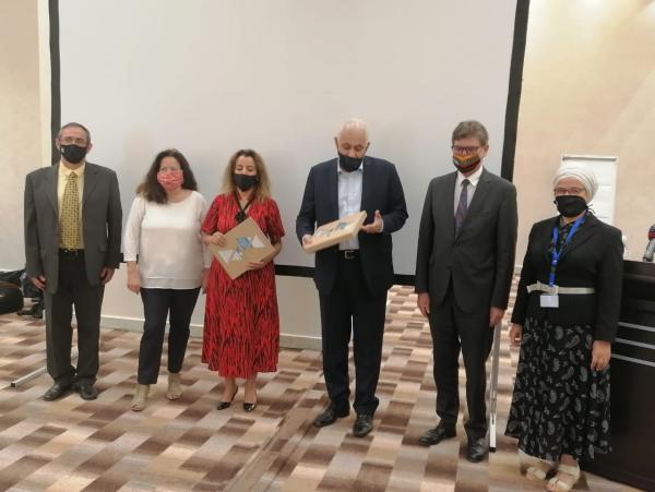 تجارة عمان تحث على مواصلة دعم (الأونروا)