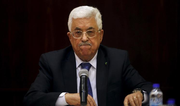 مسؤول : عباس قال إن اتفاق حماس مع اسرائيل " سيمر على جثتي" وهو غاضب من مصر!