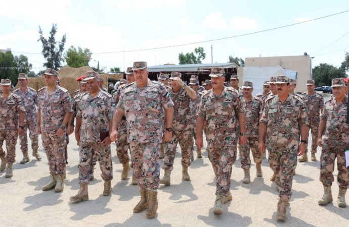 الفريحات يزور المنطقة العسكرية الشمالية
