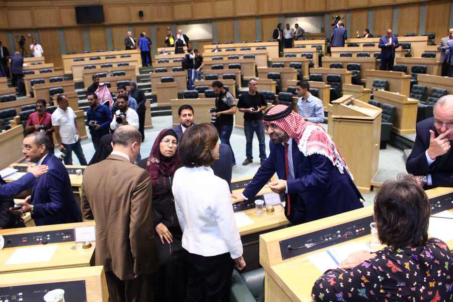 نواب ينتقدون سحب "التقاعد المدني" ويطالبون باخضاع الوزراء لـ "الضمان"