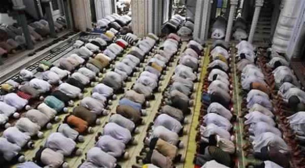 اشتراط حفظ 15 جزءا على الأقل من القرآن لشغل وظيفة "إمام"