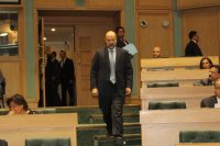 الرزاز ينفي رصد مليوني دينار لمن يرأس الحكومة