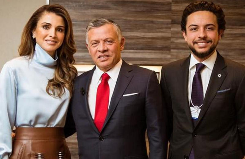 الملك والملكة وولي العهد يهنئون بمناسبة السنة الهجرية