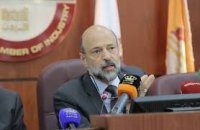 الرزاز يرفع ضريبة الاتصالات والكهرباء