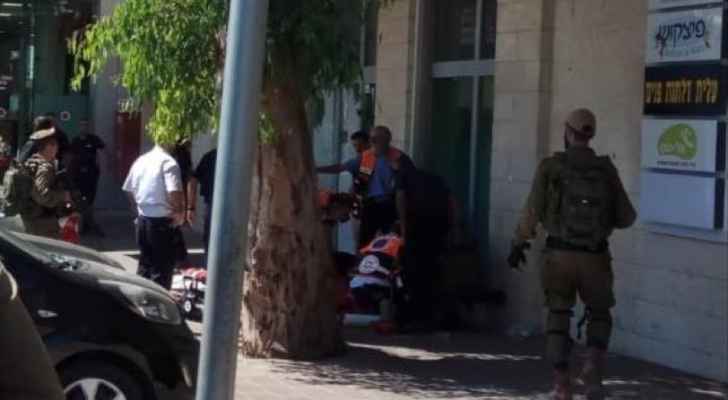 إصابة مستوطنان وصفت أحداها بالخطيرة بعملية طعن جنوب بيت لحم