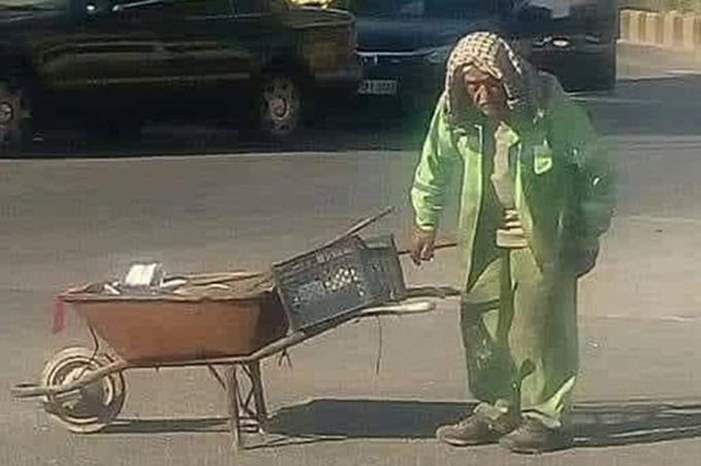 الفحيص.. هذه قصة عامل الوطن الذي أحيل للتقاعد بعد انتشار صورته