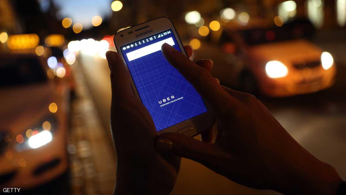 طعن سائق "أوبر" وسرقة مركبته في الزرقاء
