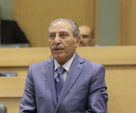 الصقور يطالب بإحالة أمين عام التربية إلى التحقيق