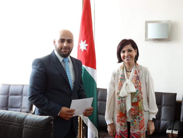 الخلايلة يطلق مشروع استخدام تكنولوجيا الرمز السريع