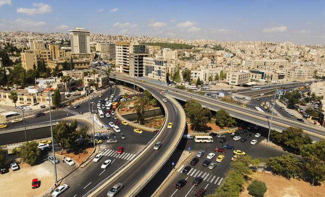 إغلاقات وتحويل طرق مع انطلاق ماراثون عمان الدولي الجمعة