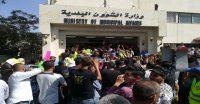 العاملون في البلديات يعلنون إضرابا عاماً غداً الأربعاء