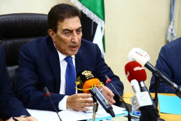وفد من بلدية الطفيلة وممثلون عن العاملين المضربين يلتقون الطراونة اليوم