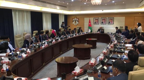الرزاز يعلّق على موضوع أراضي الباقورة والغمر