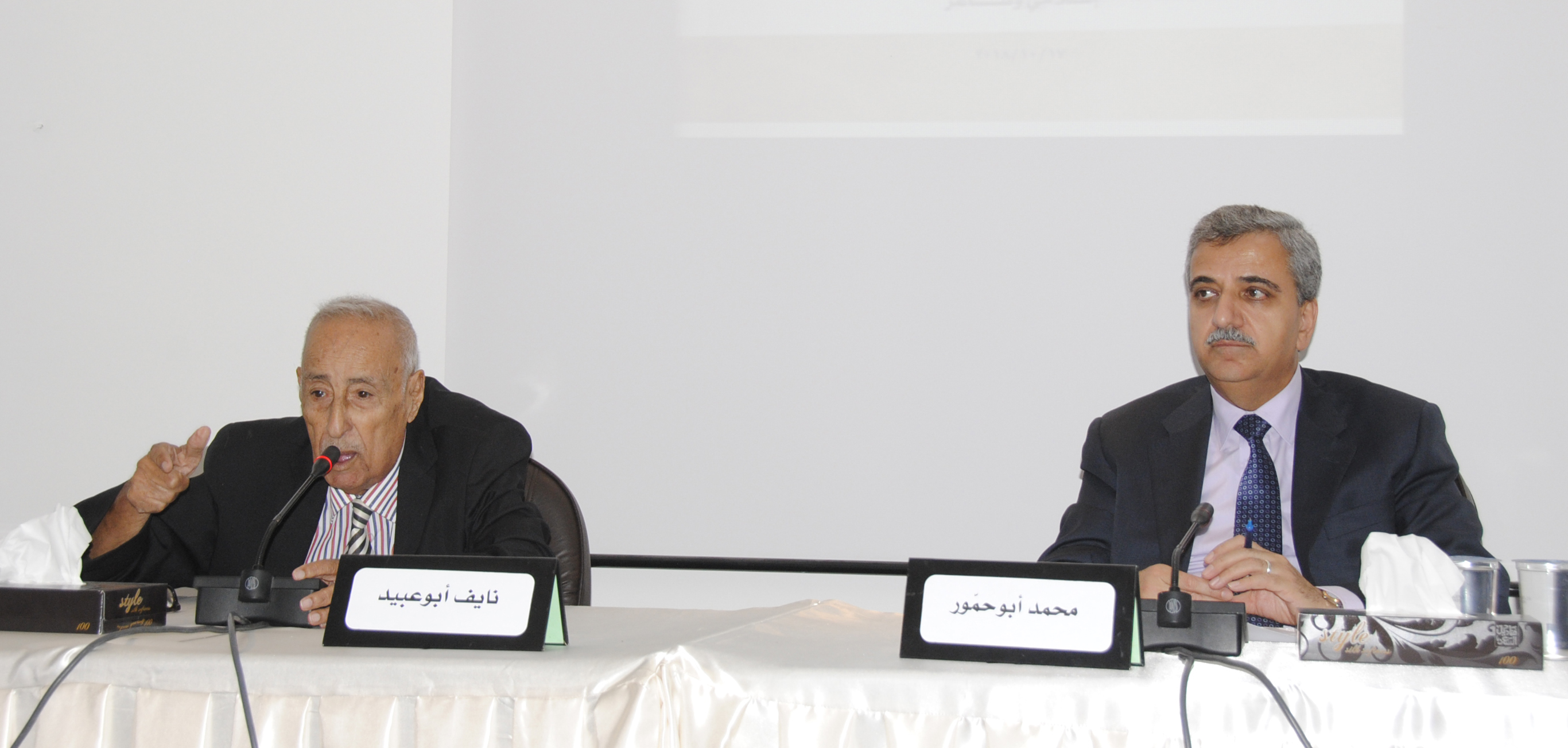 أبوحمور: التجارب المتميزة تنتج أفكاراً ورؤى جديدة تستفيد منها الأجيال القادمة