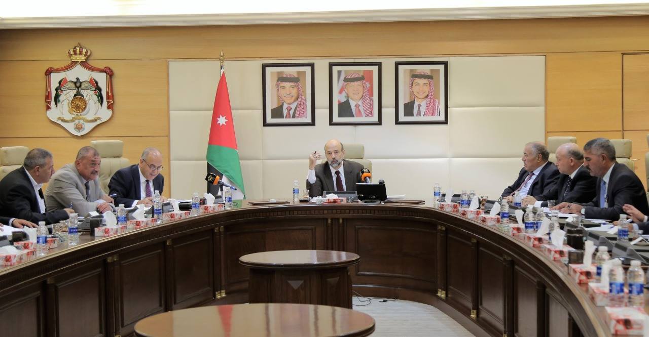 6 قضايا تضعها نقابة المعلمين على طاولة "الرزاز"