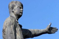 بغداد تطالب الاردن بتمثال صدام
