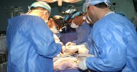 استئصال ورم بوزن 3 كيلو غرامات من أمعاء مريض بإربد