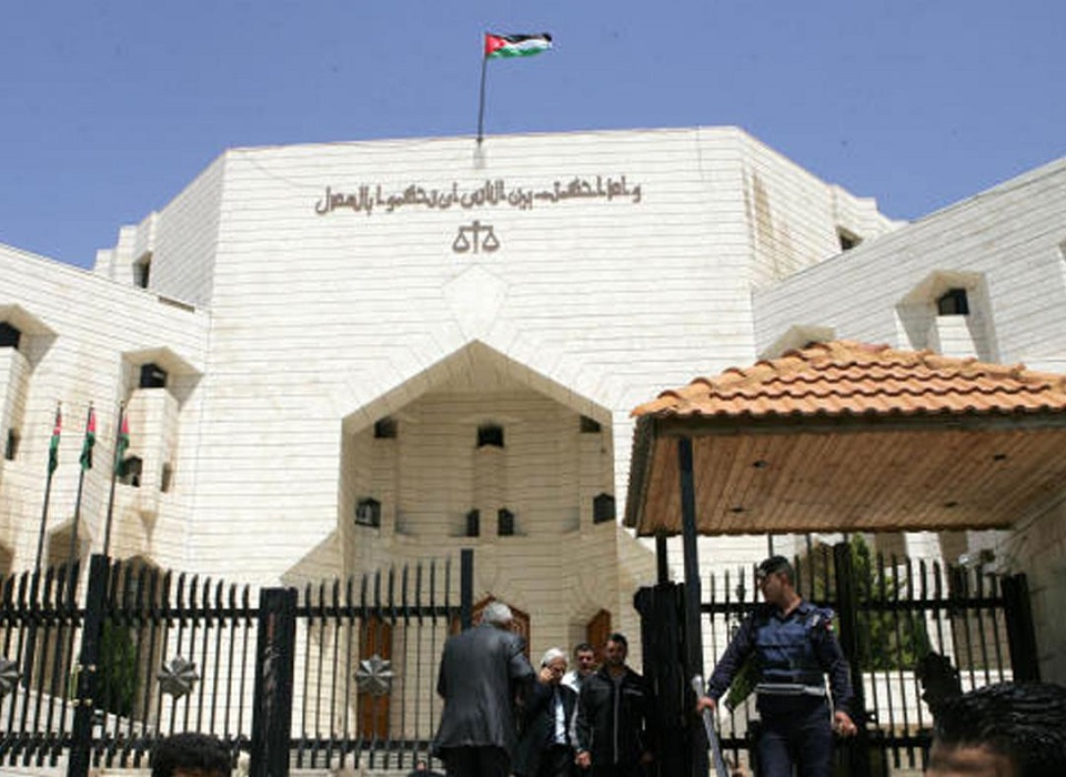 القصة الكاملة لتحويل بنك محلي لمحكمة الجنايات