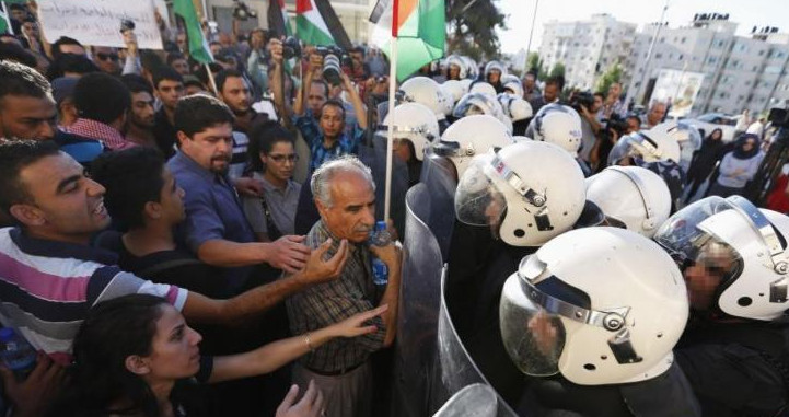 هيومن رايتس تكشف عن الاعتقال التعسفي والتعذيب في ظل "السلطة الفلسطينية" و"حماس"!