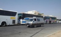 موظفون وطلبة بالكرك يشتكون الحافلات العمومية