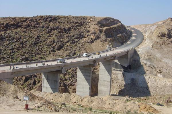 الاشغال: حماية "هيدرولوكية" لجسور البحر الميت