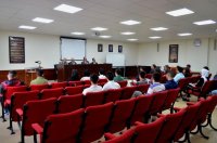 عميد كلية الحقوق في عمان الأهلية يلتقي طلبة الكلية المستجدين