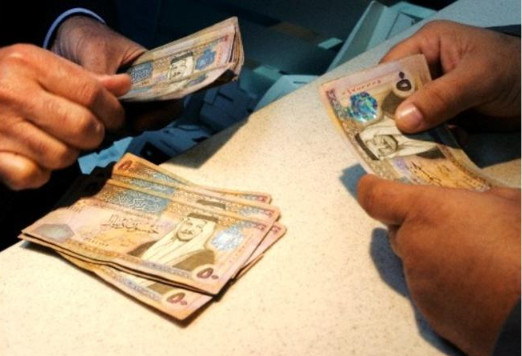التربية تبدأ بصرف مخصصات العاملين على حساب التعليم الإضافي