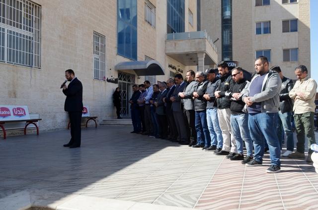وقفة حداد وصلاة الغائب بـ"عمان الاهلية" على أرواح شهداء حادثة البحر الميت