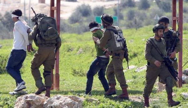 الاحتلال يعتقل 17 مواطنا من الضفة والقدس