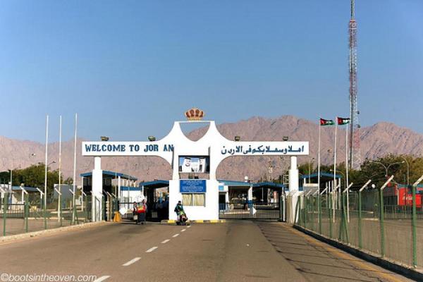 اجماع قانوني حول ضرورة تغيير قواعد التنقل عبر جسر الملك حسين