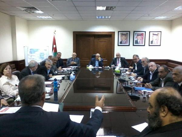 الزبن: نسعى للنهوض بوزارة الصحة واحداث نقلة نوعية فيها