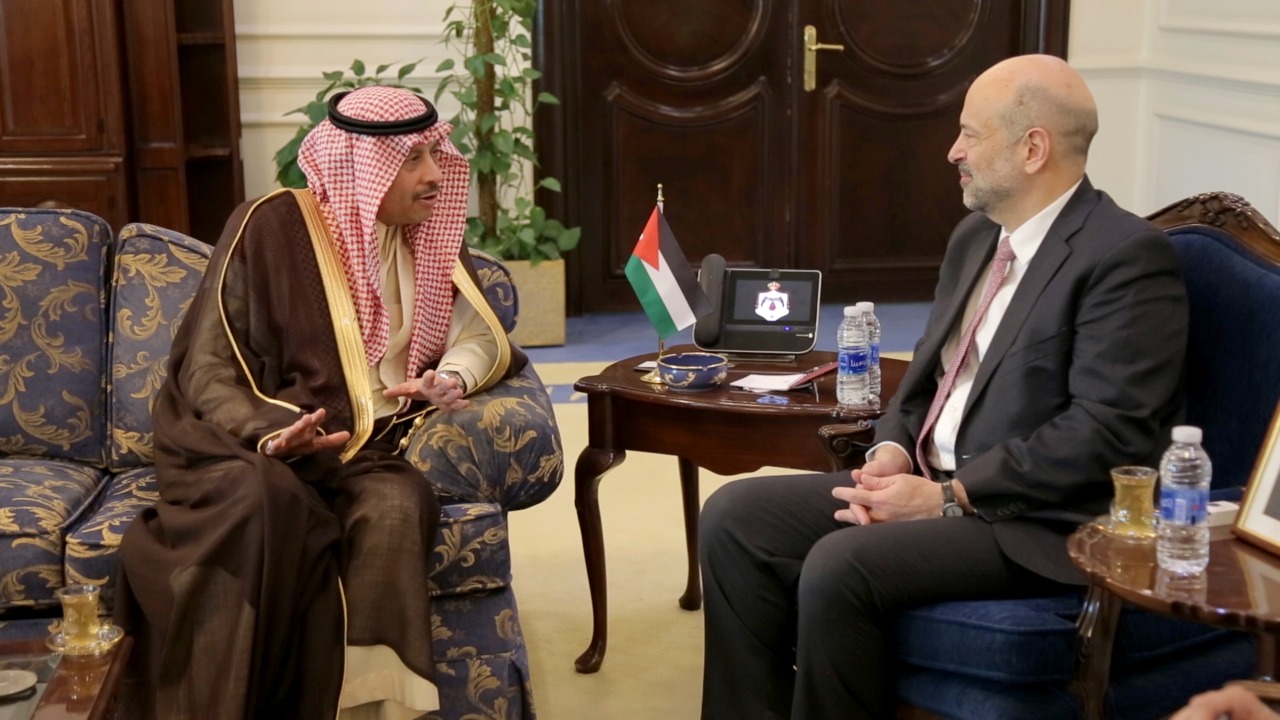 الرزاز يعلن سحب مشروع قانون معدل لقانون المحاكمات الجزائية