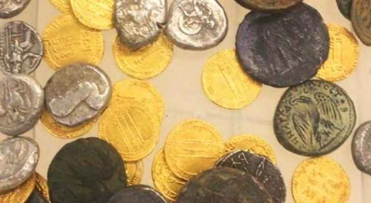 احباط تهريب عملات نادرة من الاردن الى الضفة الغربية