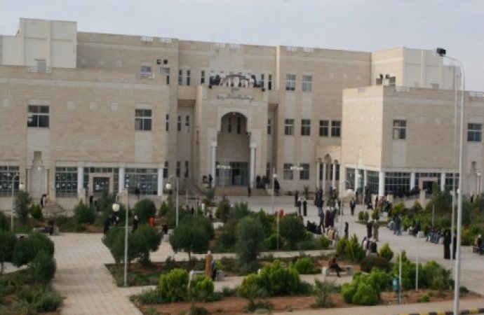 اعتماد 10 مترشحين لرئاسة جامعة آل البيت