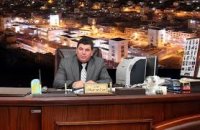 "الشواربة" يقرر انهاء عقد مستشاره للنقل العام