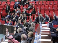 بالفيديو والصور : بعد مخالفته بـ3 مواد .. النواب يعيد "الضريبة" إلى الأعيان