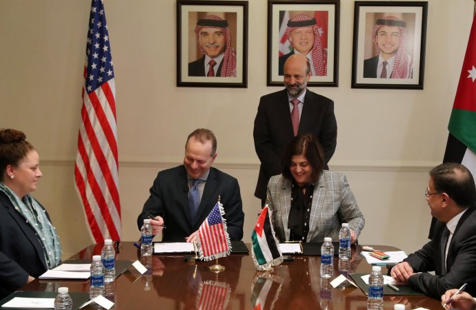 بالفيديو .. منحة بقيمة 745 مليون دولار للحكومة الاردنية