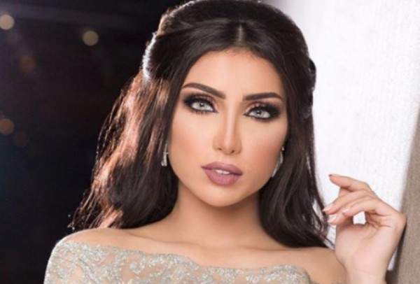 دنيا بطمة بصورة مثيرة للجدل من الخلف وتمنع تعليقات المتابعين‎